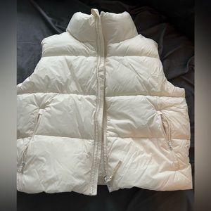 Cropped puff vest
